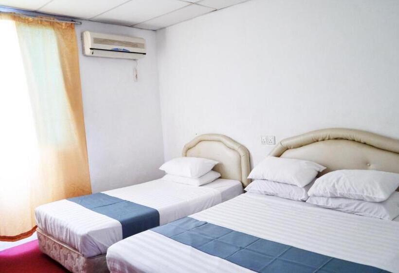 Economy Triple Room, Plaza Inn