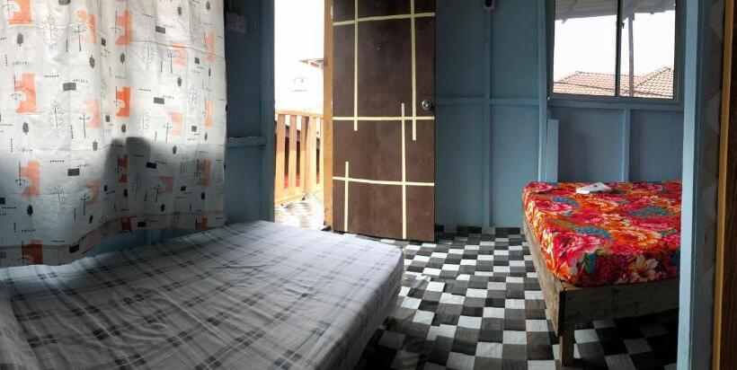 اتاق ساده سه‌ نفره, Z&z Budget Room