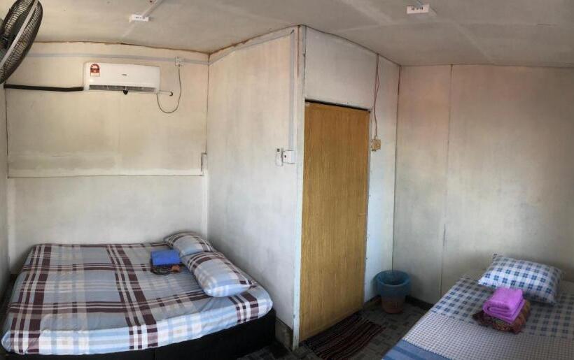 اتاق ساده سه‌ نفره, Z&z Budget Room