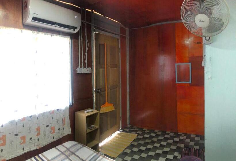 Economy Quadruple Room, Z&z Budget Room