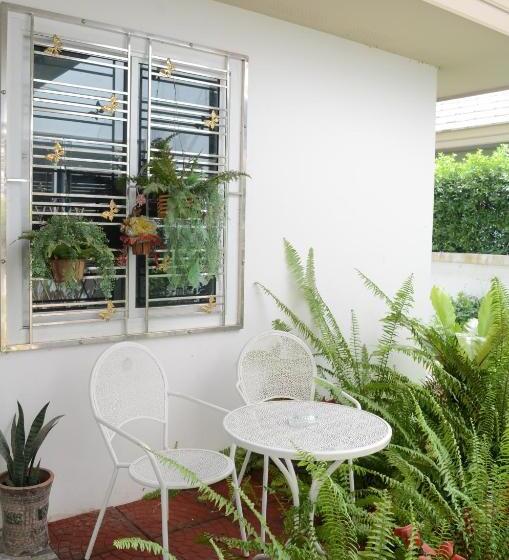 اتاق لوکس با تخت بزرگ, Modern Room At Sabai Sabai Homestay Ayutthaya