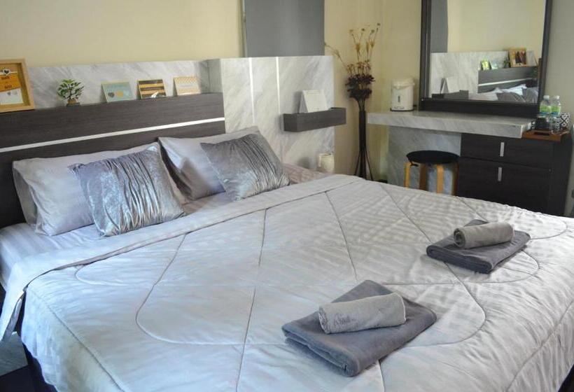 اتاق لوکس با تخت بزرگ, Modern Room At Sabai Sabai Homestay Ayutthaya
