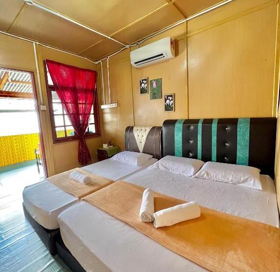 اتاق استاندارد سه نفره, Perhentian Sri Tanjung , Kampung Nelayan Pulau Perhentian