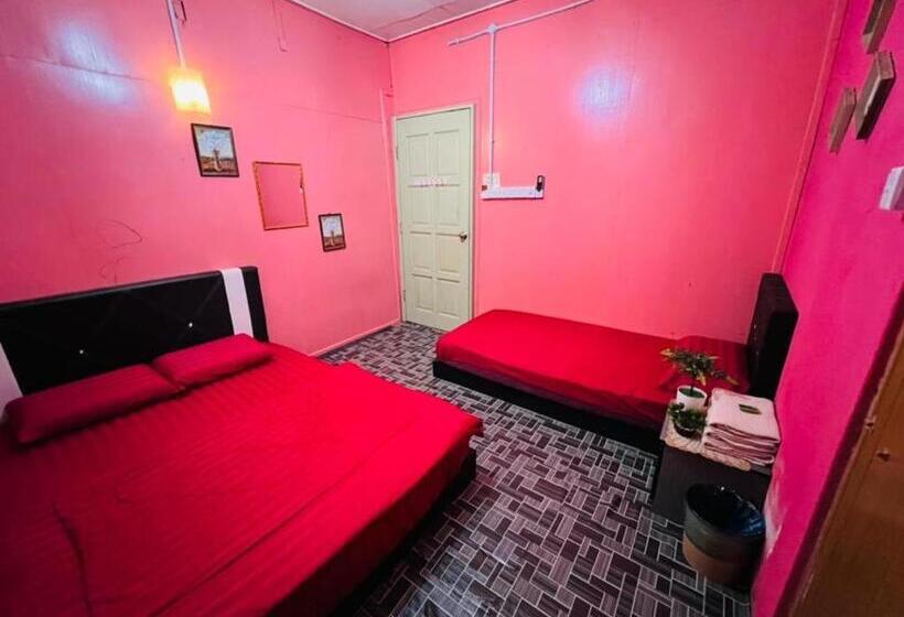 اتاق استاندارد سه نفره, Perhentian Sri Tanjung , Kampung Nelayan Pulau Perhentian