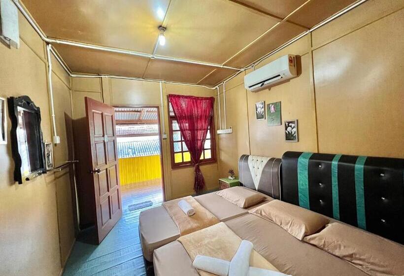 اتاق استاندارد سه نفره, Perhentian Sri Tanjung , Kampung Nelayan Pulau Perhentian
