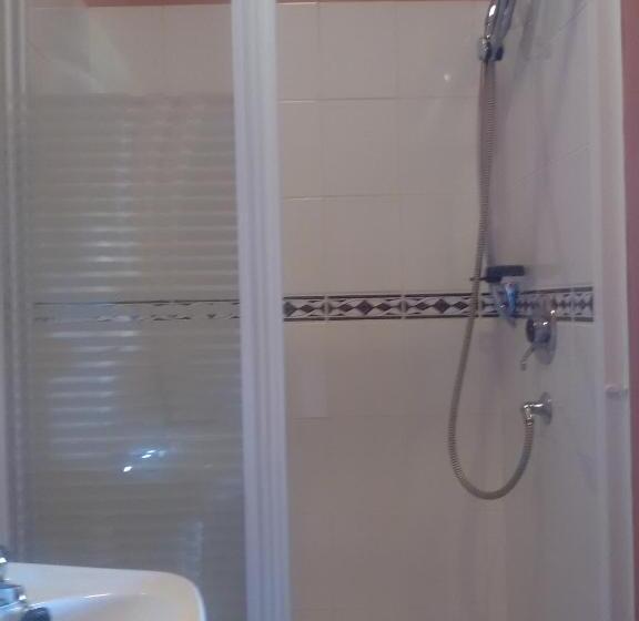 اتاق استاندارد, Lisduvogue House