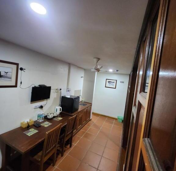 3 Bedroom Suite, Uptown Eco