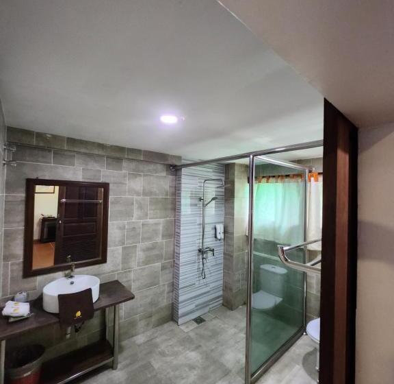 سوئیت 2 خوابه, Uptown Eco