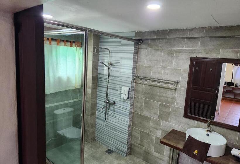 3 Bedroom Suite, Uptown Eco
