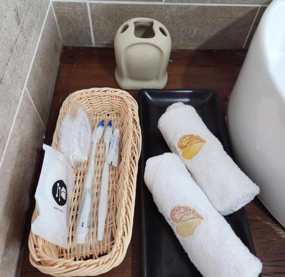 سوییت خانوادگی, Uptown Eco