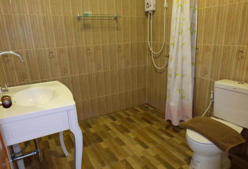 اتاق استاندارد سه نفره, Maingern Maithong Resort