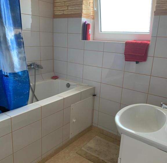 اتاق خانوادگی, Guesthouse Svečiuose Pas Gražina