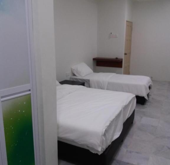 اتاق استاندارد سه نفره, Js Homestay Air Putih