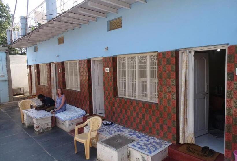 اتاق لوکس, Kalyan Guesthouse