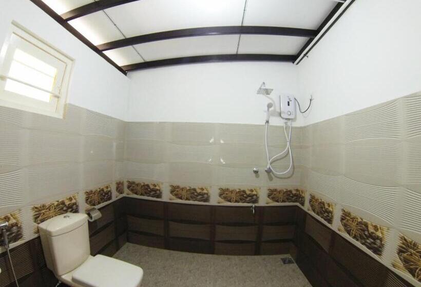 اتاق اکونومی, Mirissa White House