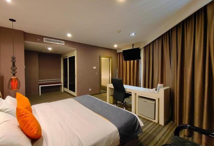 اتاق لوکس با تخت بزرگ, Capital Kota Kinabalu