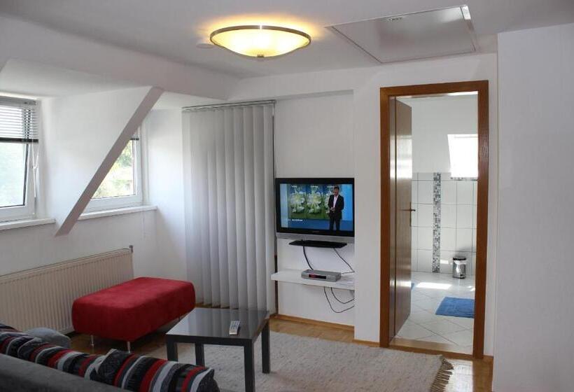 آپارتمان 1 خوابه, Ferienwohnung Und Gästezimmer Korb