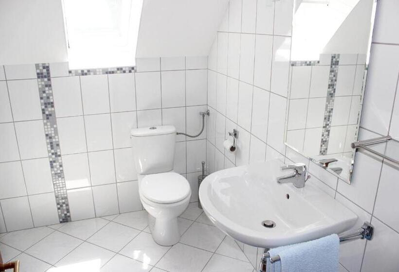 اتاق استاندارد, Ferienwohnung Und Gästezimmer Korb