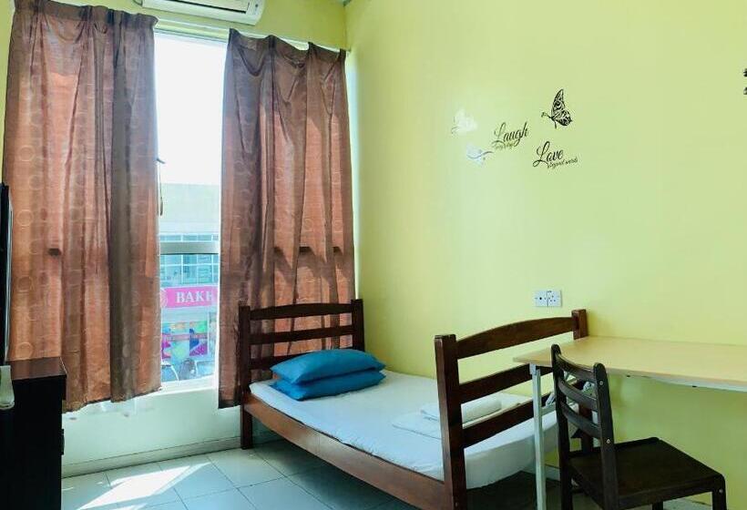 اتاق استاندارد یک تخته با سرویس بهداشتی مشترک, Prima B&b Hostel