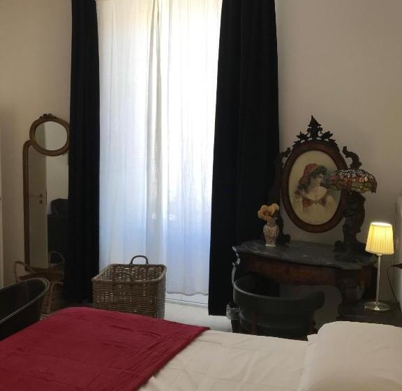 اتاق استاندارد چهارنفره با بالکن, B&b Nike   Rooms Only
