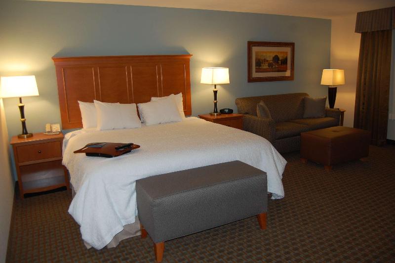 اتاق استاندارد چهارنفره با بالکن, B&b Nike   Rooms Only