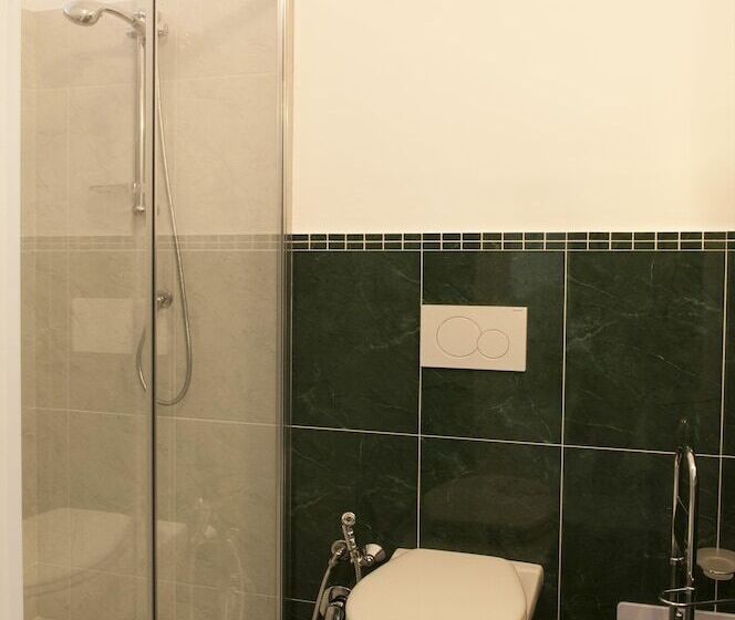 اتاق استاندارد با بالکن, B&b Nike   Rooms Only