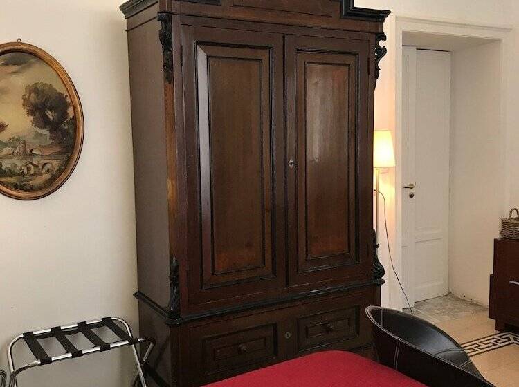 اتاق استاندارد چهارنفره با بالکن, B&b Nike   Rooms Only