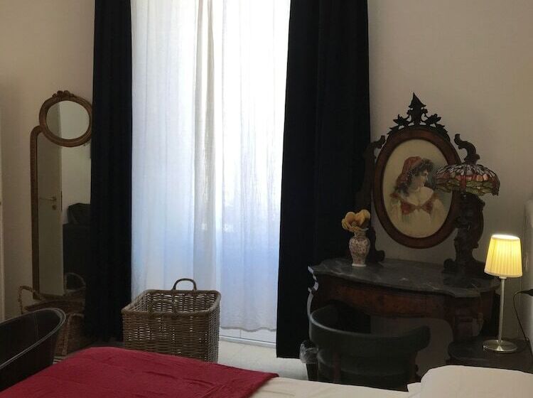 اتاق استاندارد چهارنفره با بالکن, B&b Nike   Rooms Only
