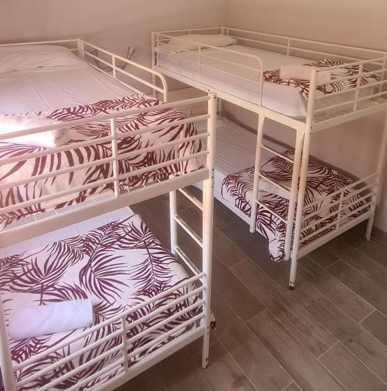 スタンダード４人部屋, Hostal La Cabaña