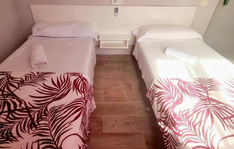 スタンダードルーム, Hostal La Cabaña