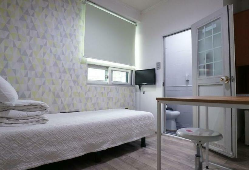 اتاق استاندارد یک نفره, Hostel Korea Original