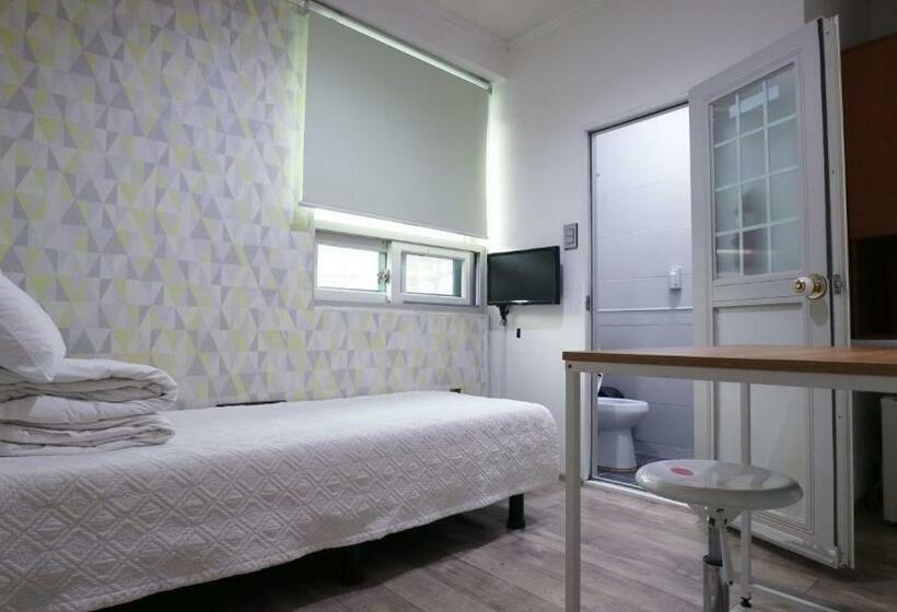 Standard Single Room, Hostel Korea Original