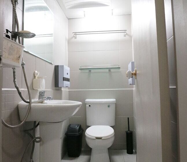 اتاق استاندارد با سرویس بهداشتی مشترک, Hostel Korea Original