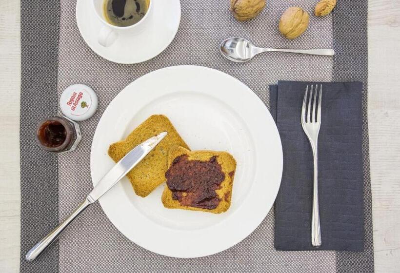 اتاق استاندارد, La Finestra Sul Convitto B&b
