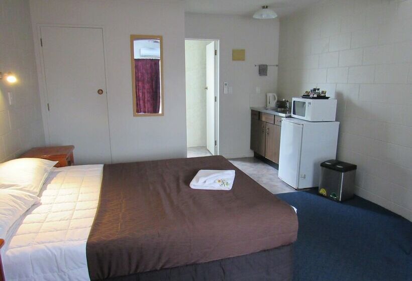 استودیوی استاندارد, Palmerston North Motel