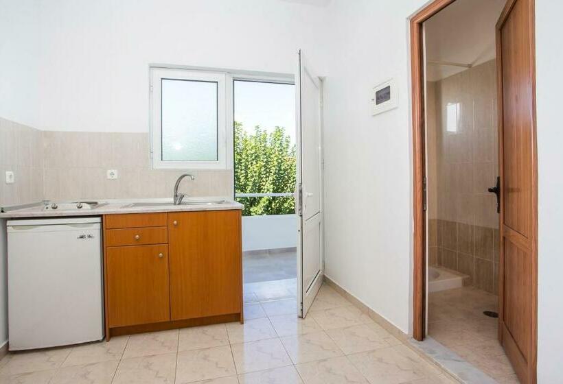 استودیوی استاندارد, Sam S Studios