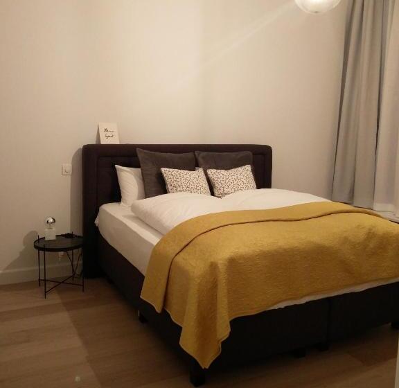 اتاق لوکس با تخت بزرگ, B&b Les Invités