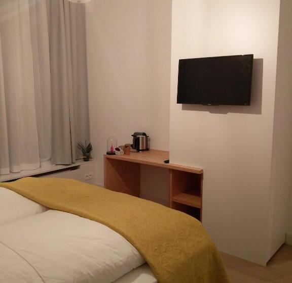 اتاق لوکس با تخت بزرگ, B&b Les Invités