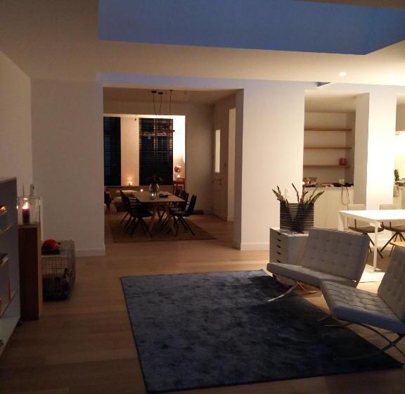 اتاق لوکس با تخت بزرگ, B&b Les Invités