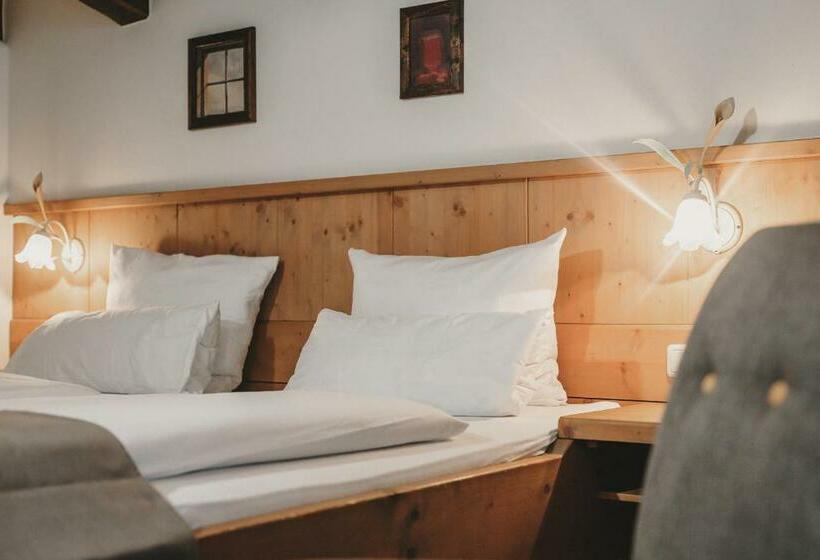 اتاق کلاسیک, & Appartements Tiroler Buam