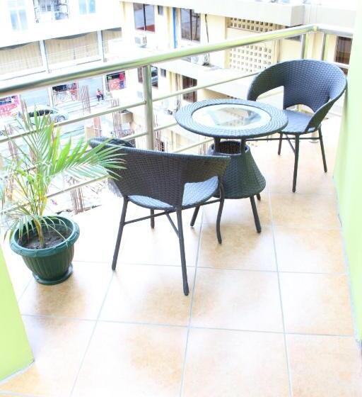 اتاق لوکس با بالکن, Stay Inn