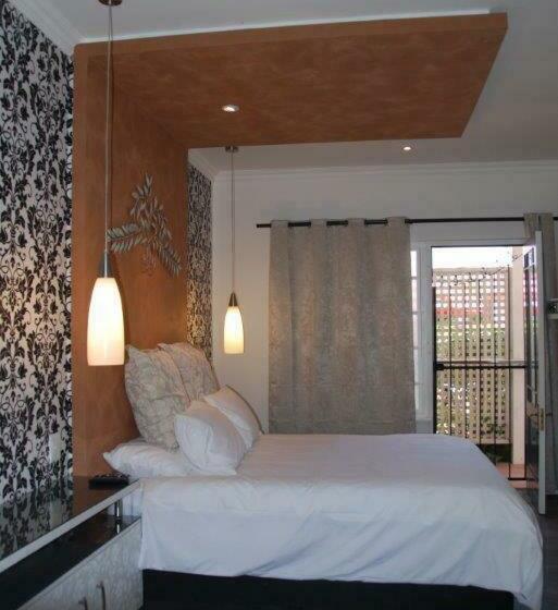 استودیوی استاندارد, Knysna Inn
