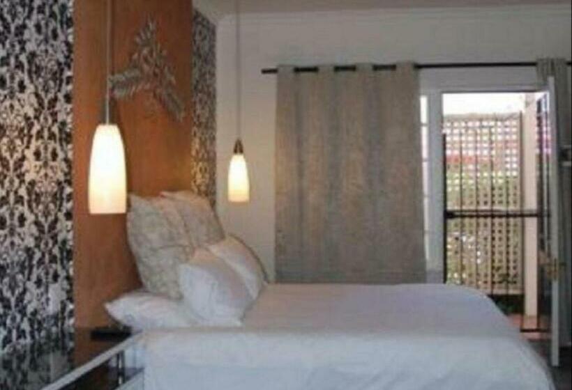 سوئیت با بالکن, Knysna Inn