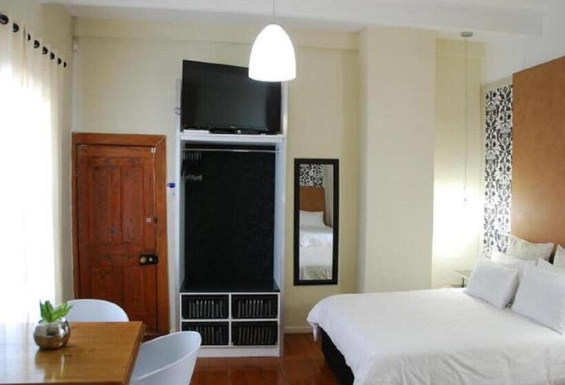 Economy Studio, Knysna Inn