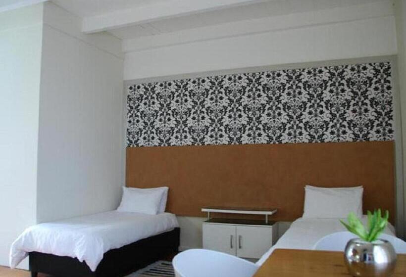 Economy Studio, Knysna Inn
