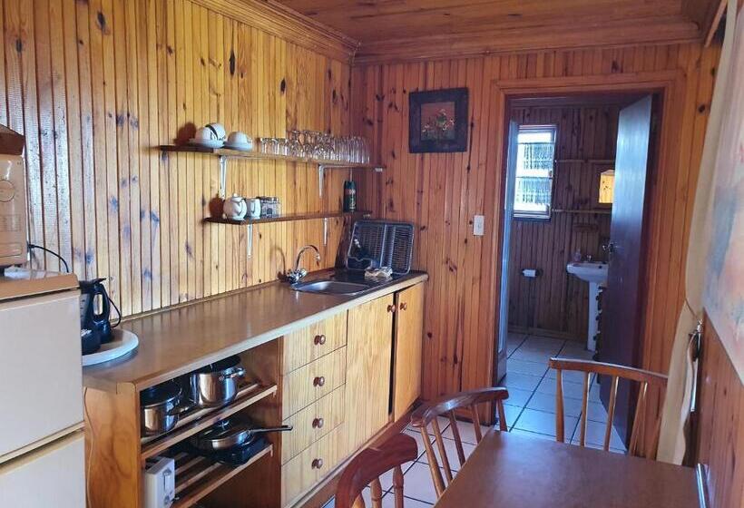 اتاق خانوادگی, Lakeside Knysna Accomodation