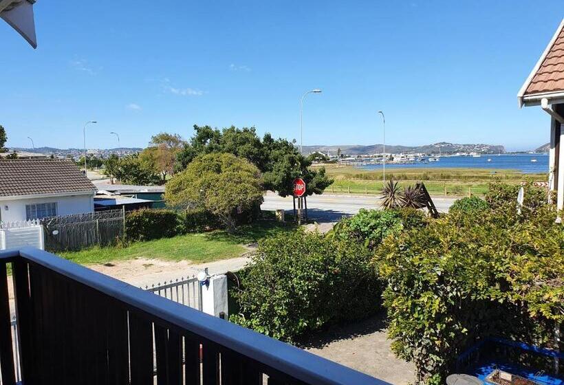اتاق خانوادگی, Lakeside Knysna Accomodation