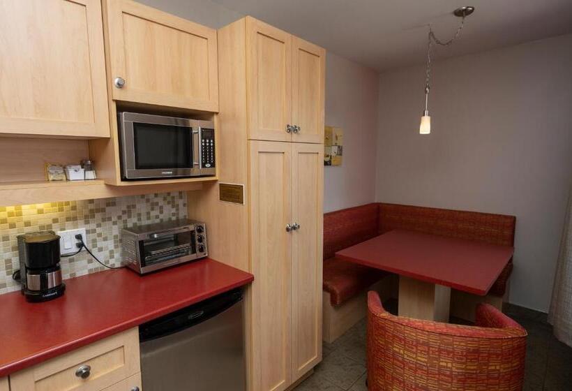 استودیوی استاندارد, Motel Castel De La Mer
