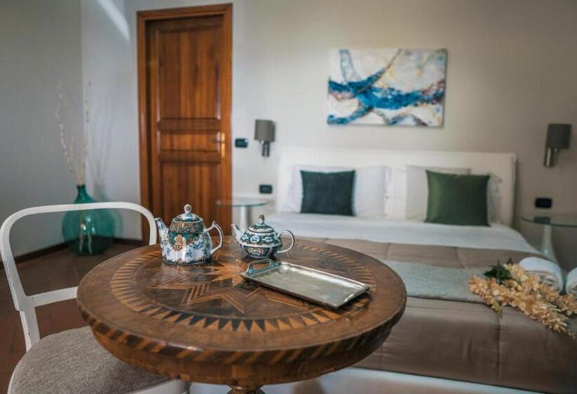 اتاق لوکس سه تخته, Villa La Lumia B&b Suites & Apartments