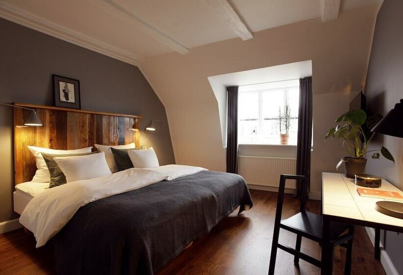 1 Bedroom Penthouse Apartment, Arthur Aparts